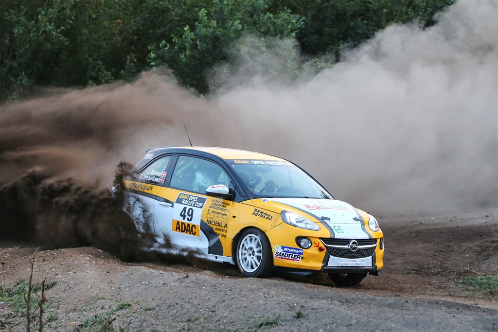 Normalt huserer Jacob Madsen i Tyskland, men ved Danboring Rally Denmark er han sammen med Arly Larsen til start i en for dem uprøvet Opel Adam R2
(Foto: Bonn Medien)